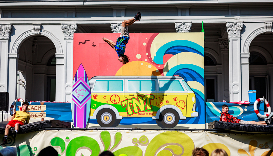 Voorstelling Beach van TNT Shows Voorstelling Beach van TNT Shows